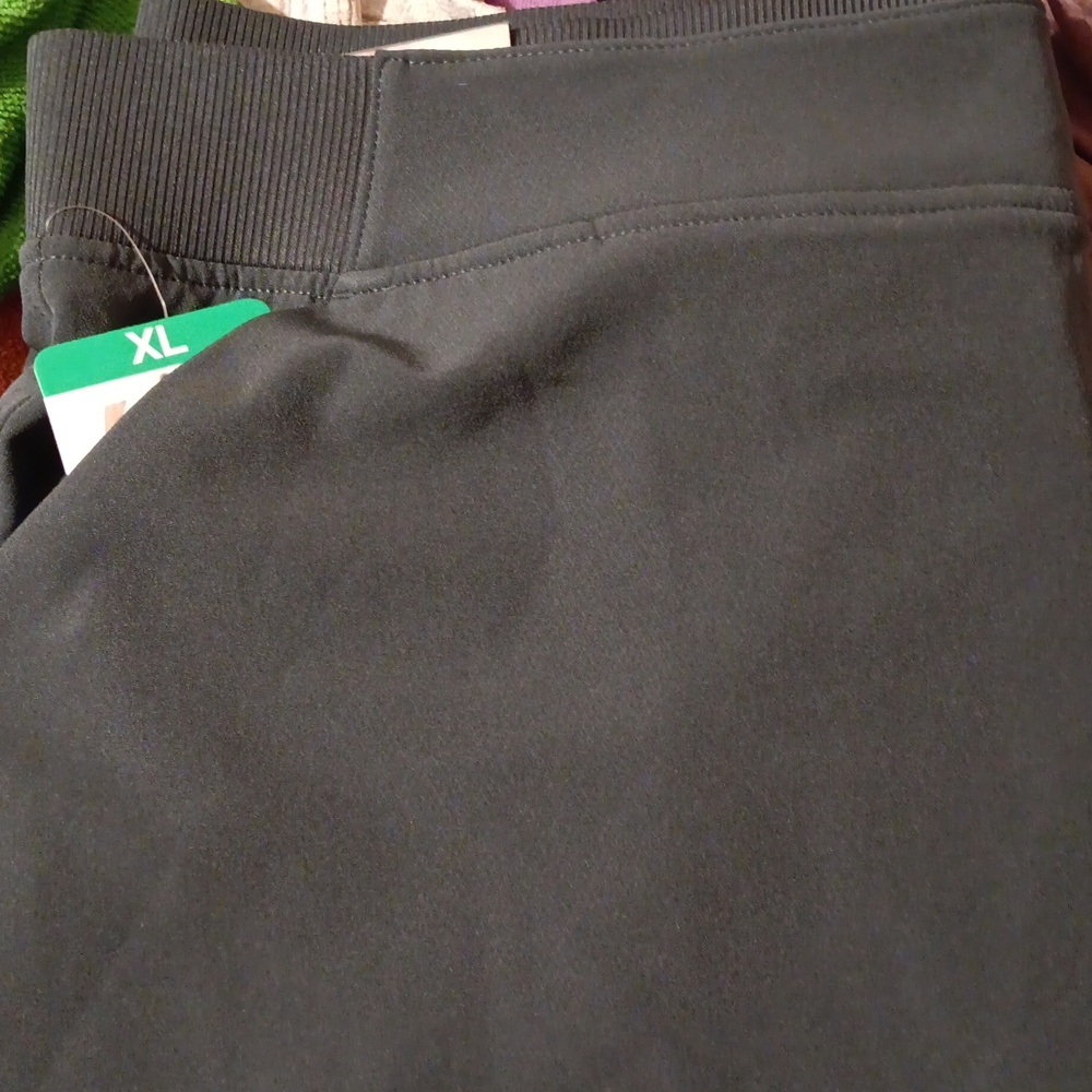 32° COOL Golf Skort - Picture 3 of 4